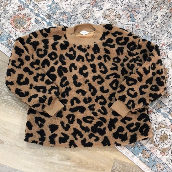 Amaryllis Sweaters - Amaryllis Leopard Plush Sherpa Fleece Crewneck Sweater